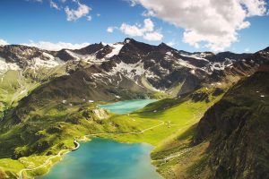 campi da golf a Torino con montagne sullo sfondo
