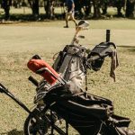 kvv modello di carrello da golf compatto sul campo